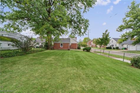 1293 Avondale Road South Euclid OH 44121