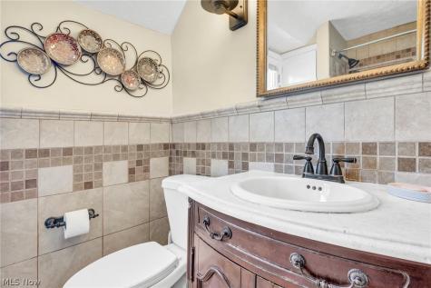16005 Throckley Avenue Cleveland OH 44128