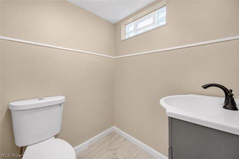 16005 Throckley Avenue Cleveland OH 44128