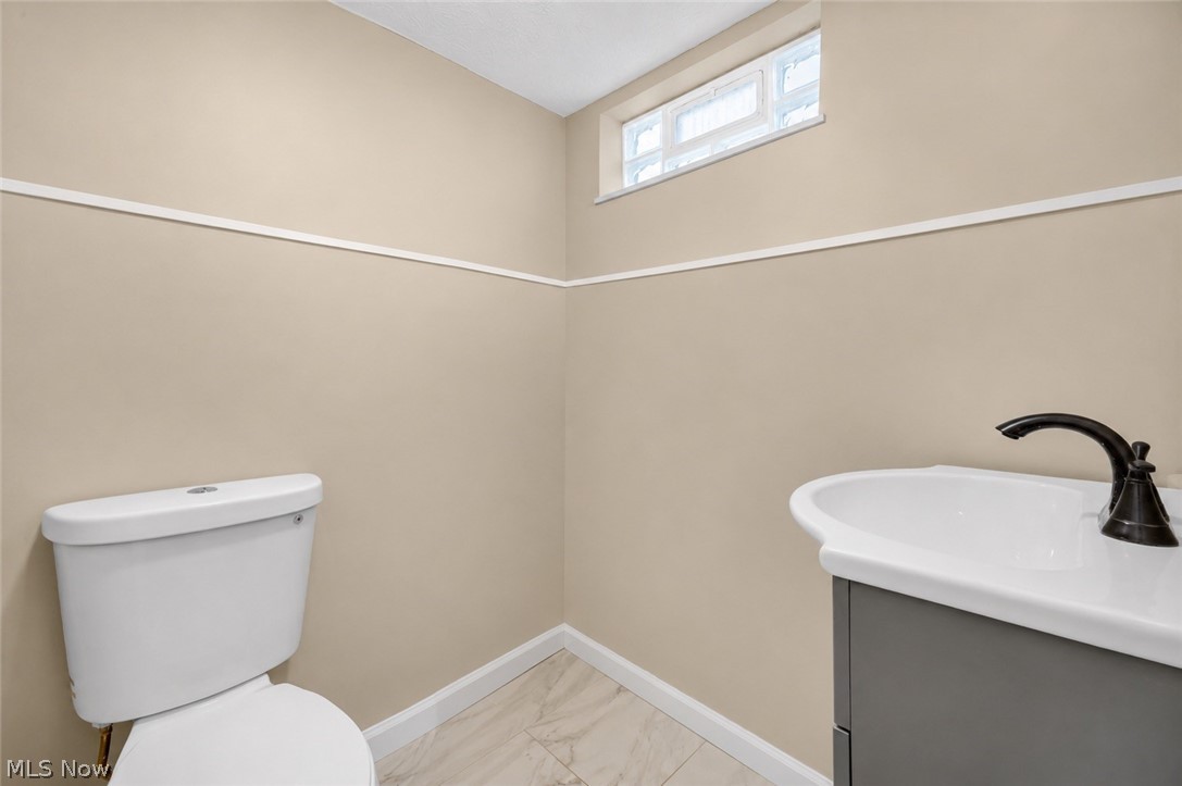 16005 Throckley Avenue Cleveland OH 44128