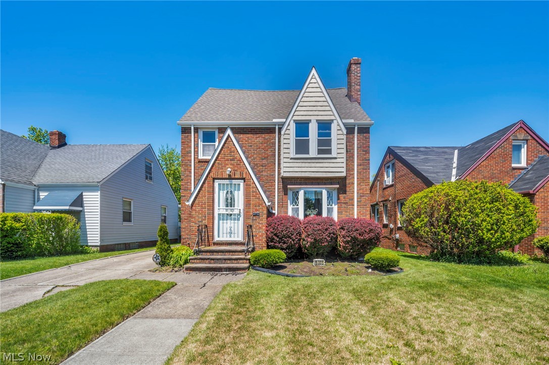 16005 Throckley Avenue Cleveland OH 44128