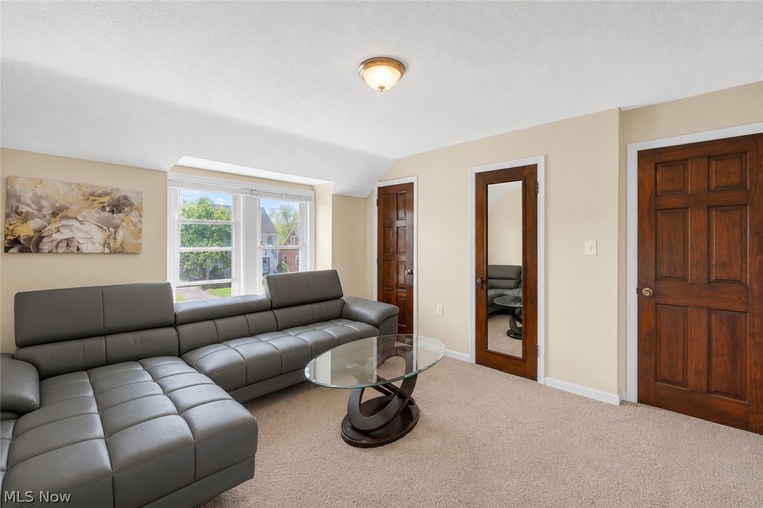 16005 Throckley Avenue Cleveland OH 44128