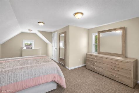 16005 Throckley Avenue Cleveland OH 44128