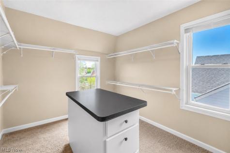16005 Throckley Avenue Cleveland OH 44128