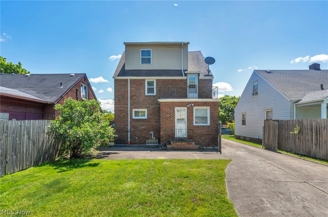 16005 Throckley Avenue Cleveland OH 44128