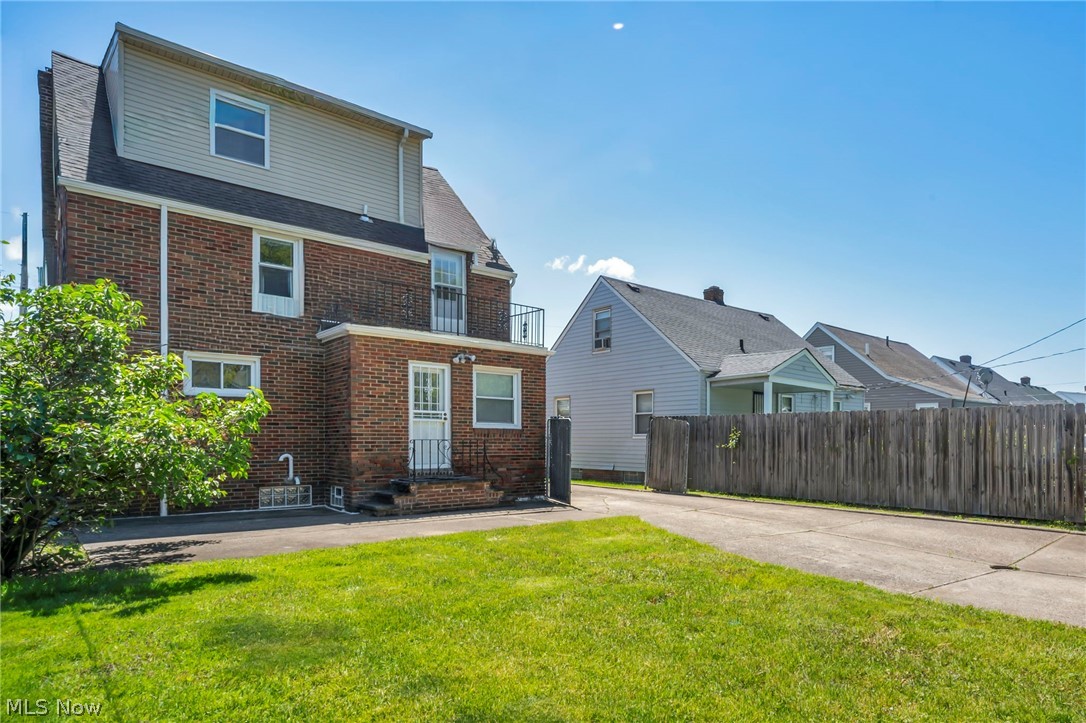 16005 Throckley Avenue Cleveland OH 44128
