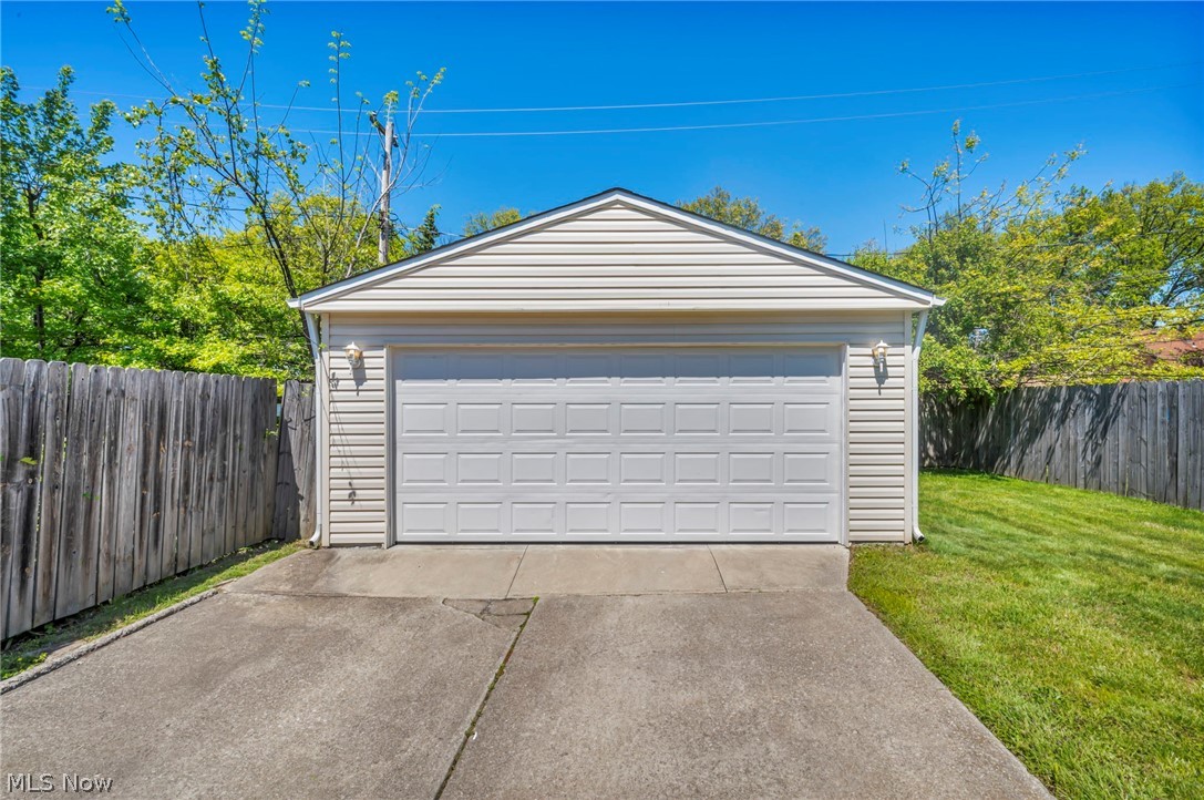 16005 Throckley Avenue Cleveland OH 44128
