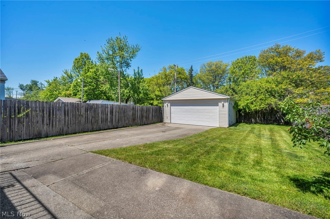 16005 Throckley Avenue Cleveland OH 44128