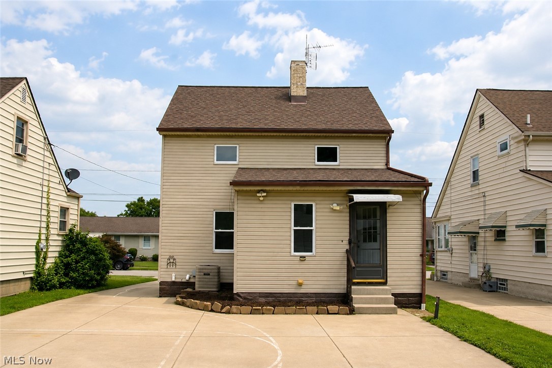 456 W Wilson Street Struthers OH 44471