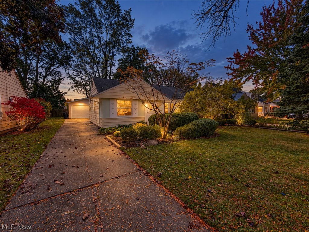 15711 Leigh Ellen Avenue Cleveland OH 44135