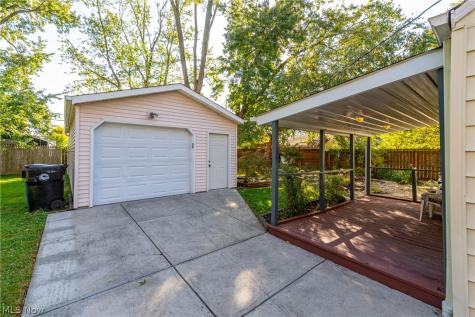 15711 Leigh Ellen Avenue Cleveland OH 44135