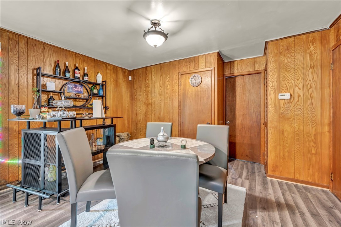 1863 Deerfield Avenue SW Warren OH 44485
