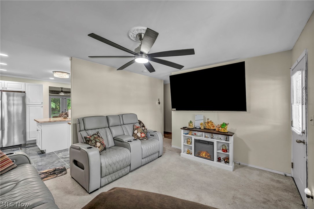 1863 Deerfield Avenue SW Warren OH 44485