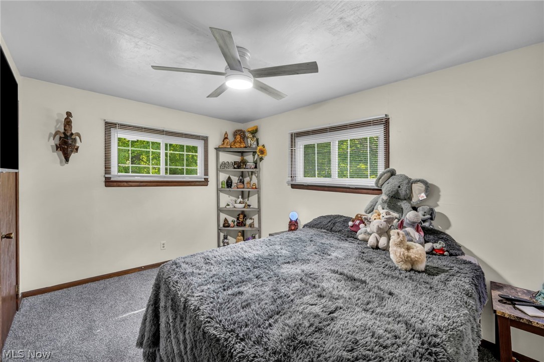 1863 Deerfield Avenue SW Warren OH 44485