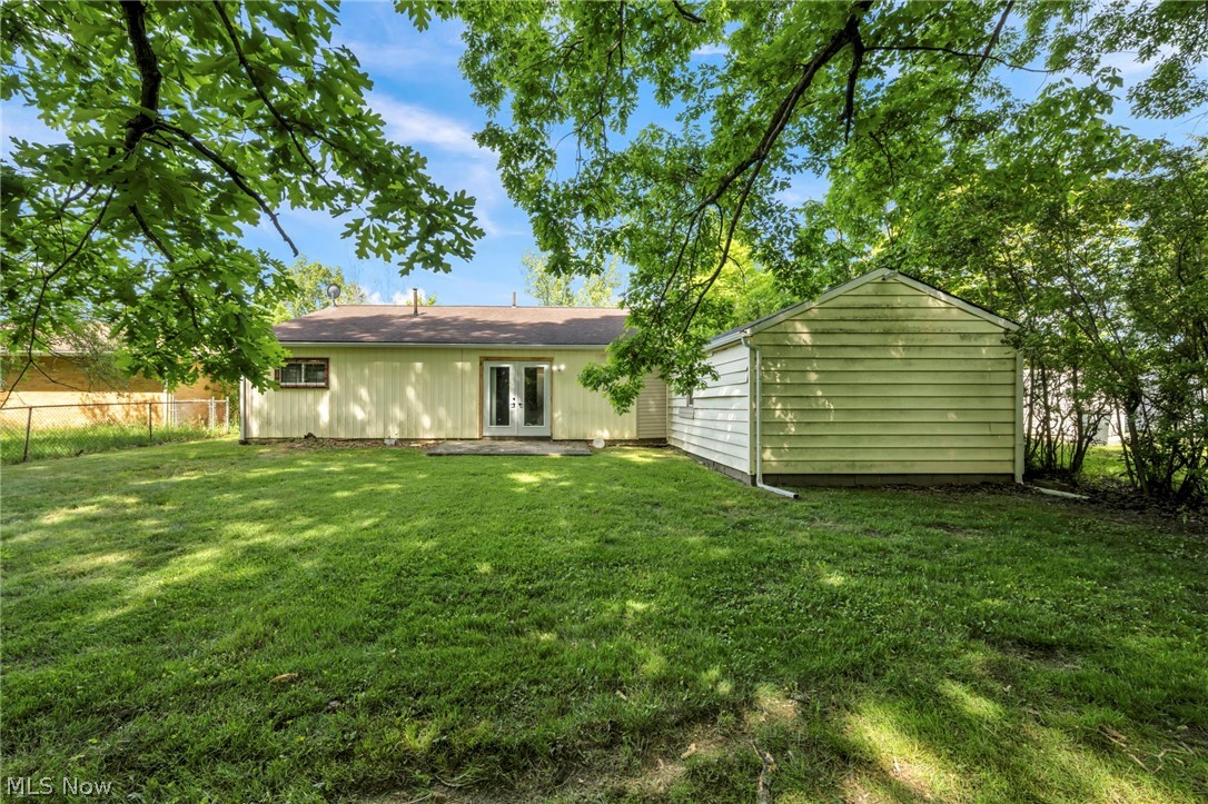 1863 Deerfield Avenue SW Warren OH 44485