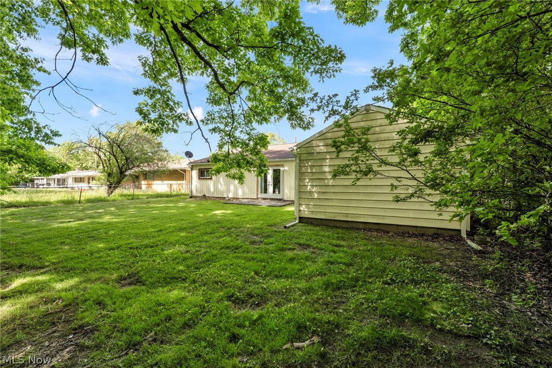 1863 Deerfield Avenue SW Warren OH 44485