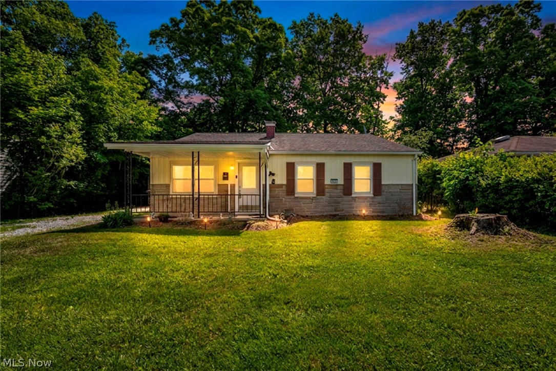 1863 Deerfield Avenue SW Warren OH 44485