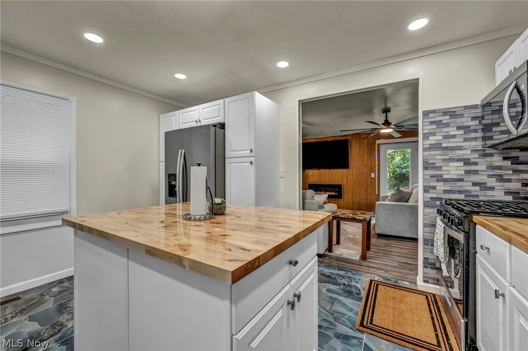 1863 Deerfield Avenue SW Warren OH 44485