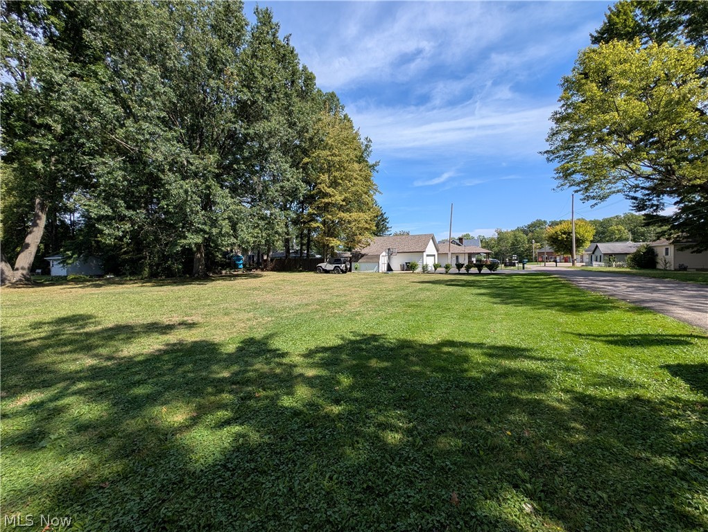 17512 Lundys Lane Lake Milton OH 44429