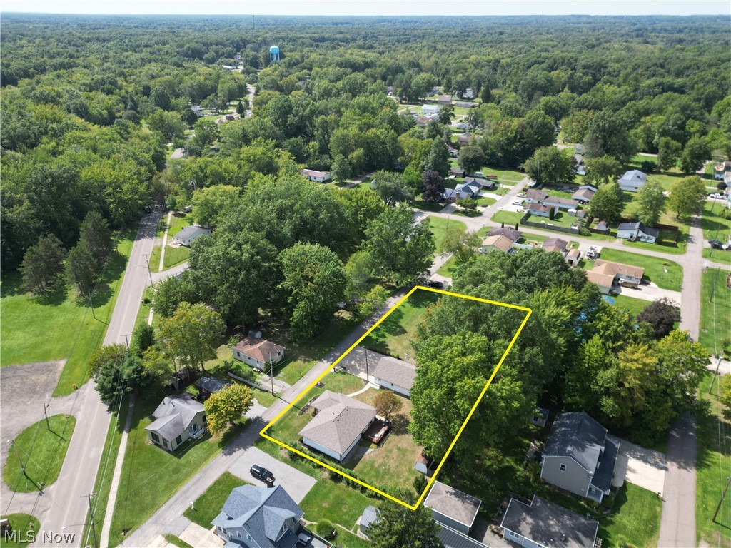 17512 Lundys Lane Lake Milton OH 44429
