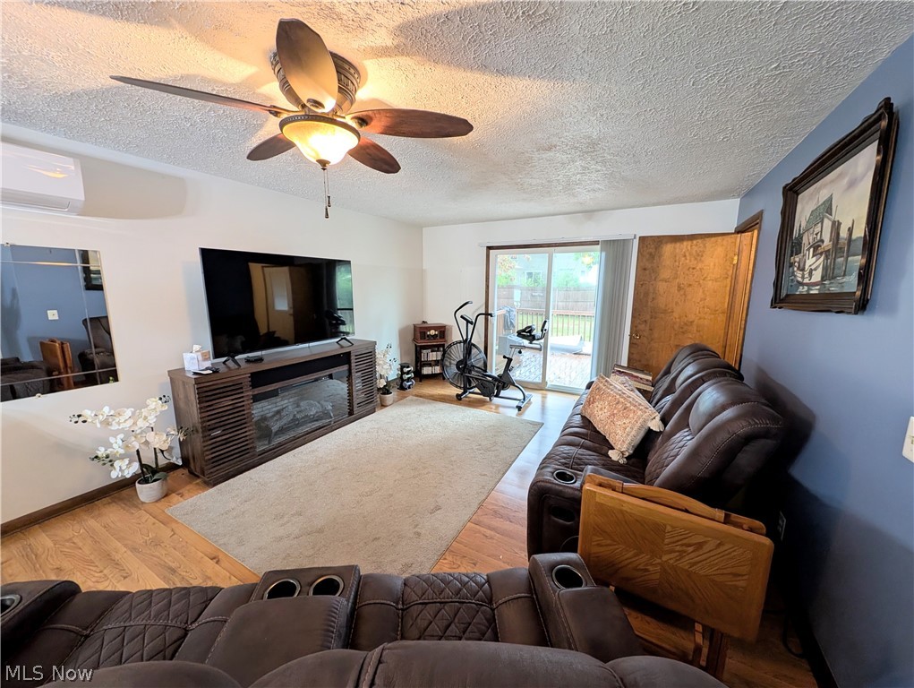 17512 Lundys Lane Lake Milton OH 44429