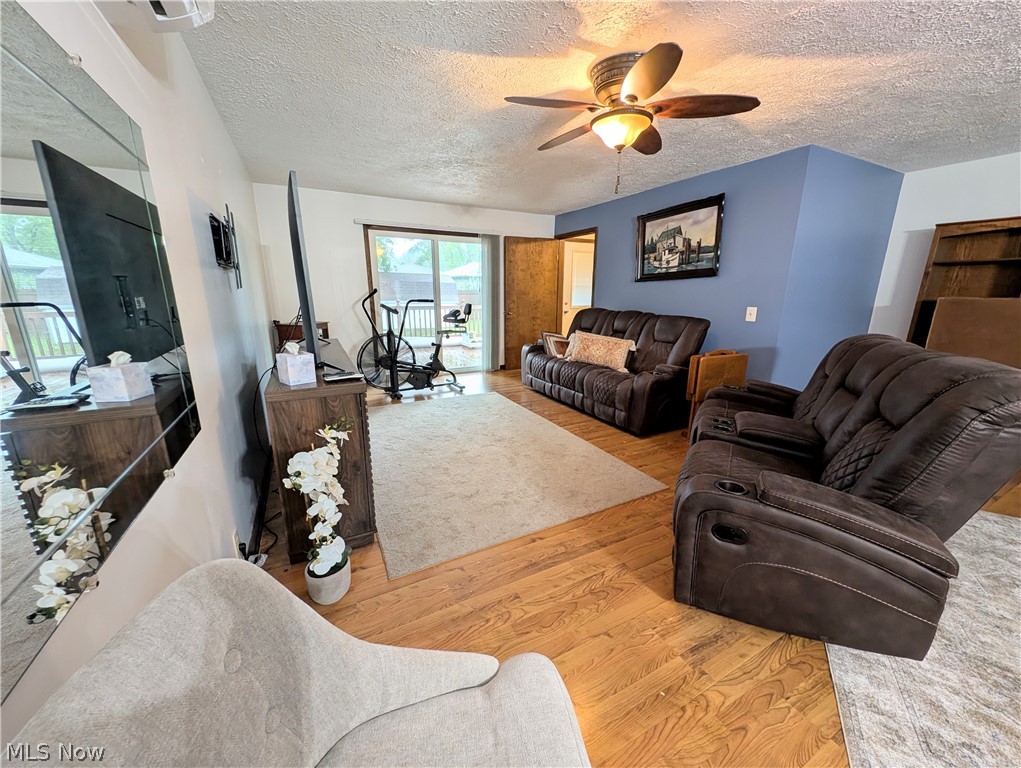 17512 Lundys Lane Lake Milton OH 44429