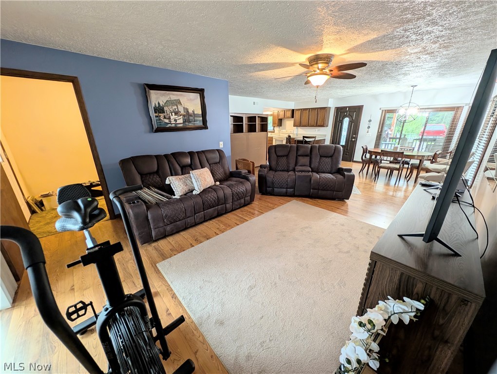 17512 Lundys Lane Lake Milton OH 44429