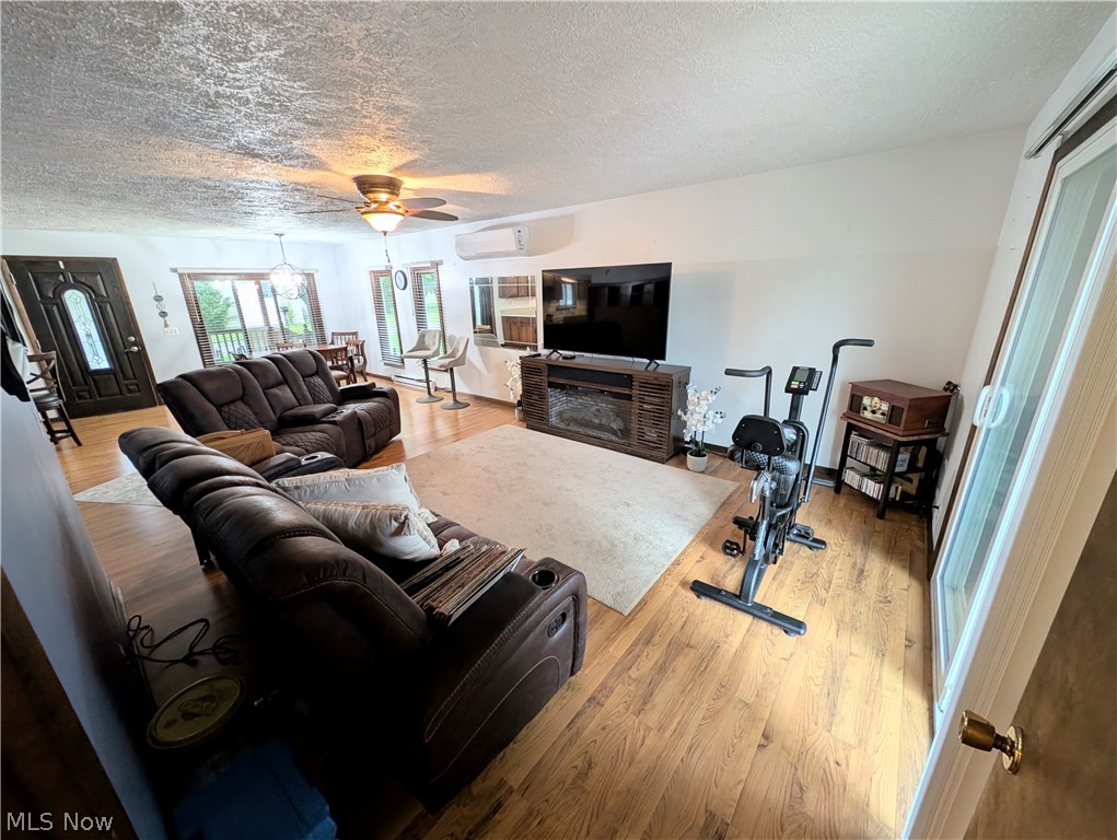 17512 Lundys Lane Lake Milton OH 44429