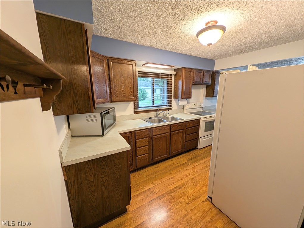 17512 Lundys Lane Lake Milton OH 44429