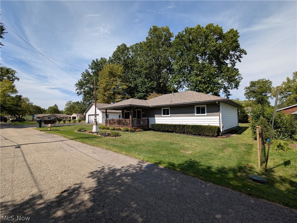 17512 Lundys Lane Lake Milton OH 44429