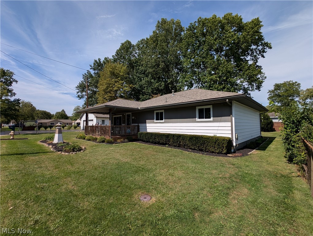 17512 Lundys Lane Lake Milton OH 44429