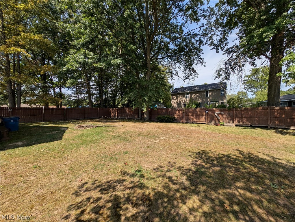 17512 Lundys Lane Lake Milton OH 44429