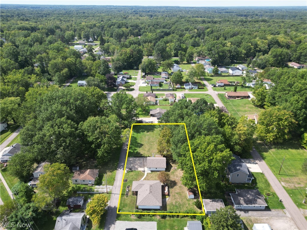 17512 Lundys Lane Lake Milton OH 44429