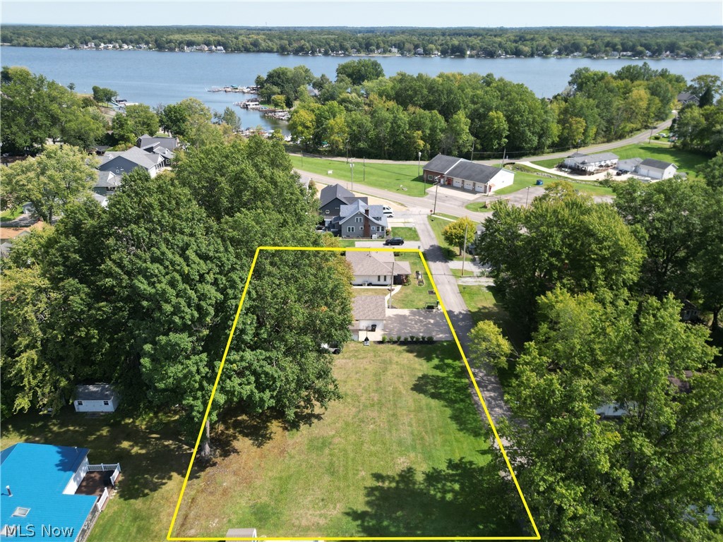 17512 Lundys Lane Lake Milton OH 44429