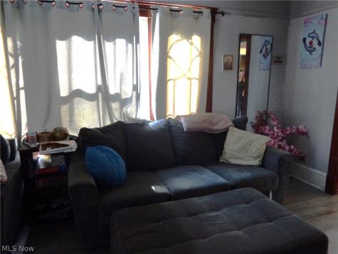3301 Searsdale Avenue Cleveland OH 44109