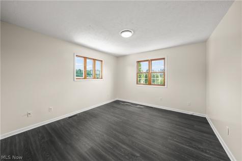 11241 Center Road Garrettsville OH 44231