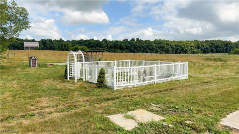 11241 Center Road Garrettsville OH 44231
