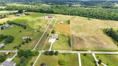 11241 Center Road Garrettsville OH 44231