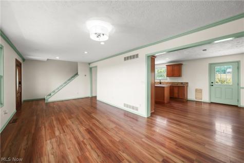 11241 Center Road Garrettsville OH 44231