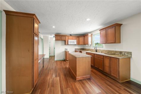 11241 Center Road Garrettsville OH 44231