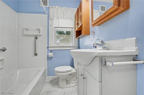 1037 Park Avenue Ravenna OH 44266