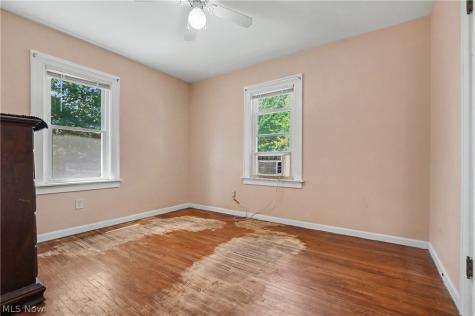1037 Park Avenue Ravenna OH 44266