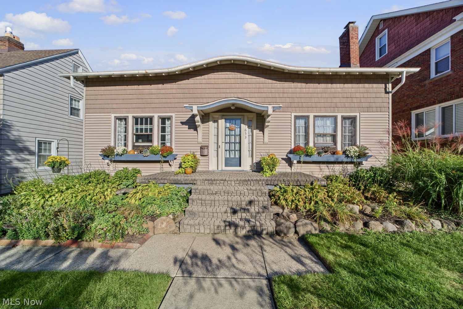 1653 Chesterland Avenue Lakewood OH 44107