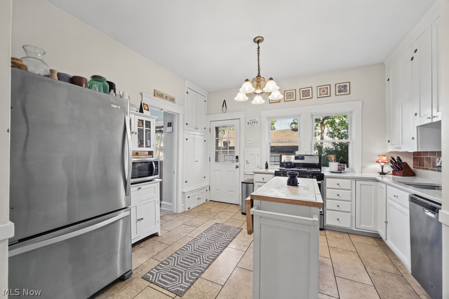 1653 Chesterland Avenue Lakewood OH 44107