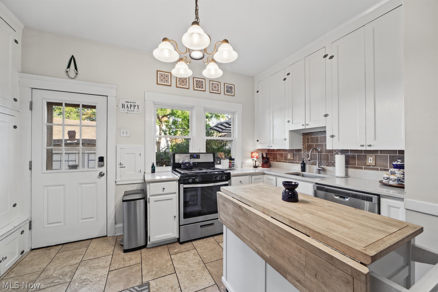 1653 Chesterland Avenue Lakewood OH 44107