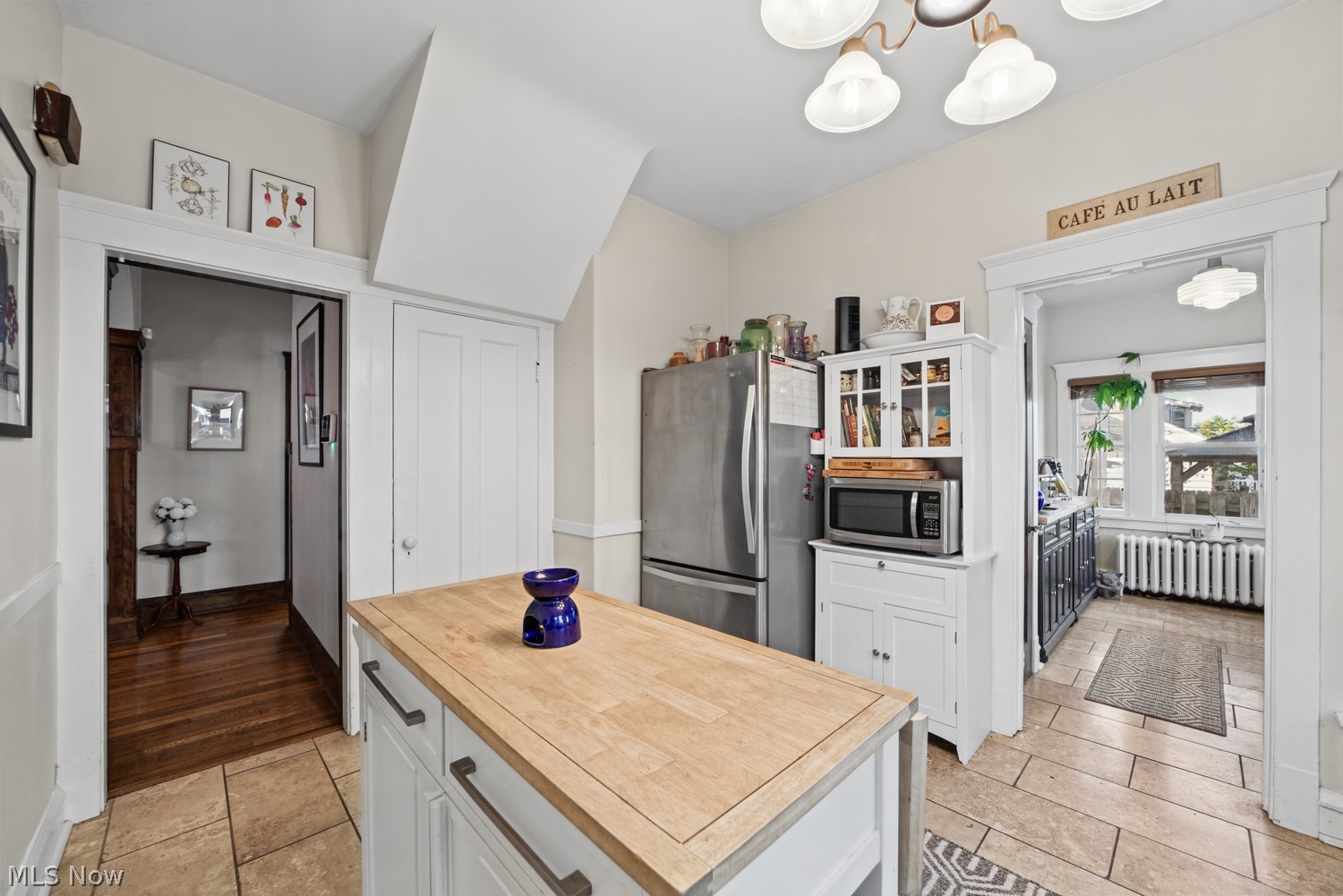 1653 Chesterland Avenue Lakewood OH 44107