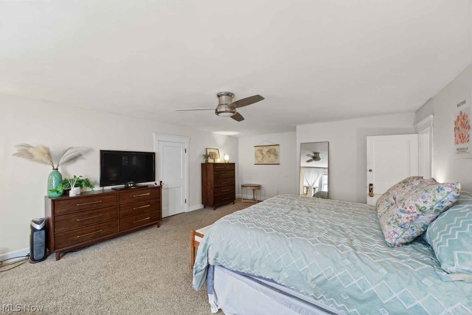 1653 Chesterland Avenue Lakewood OH 44107