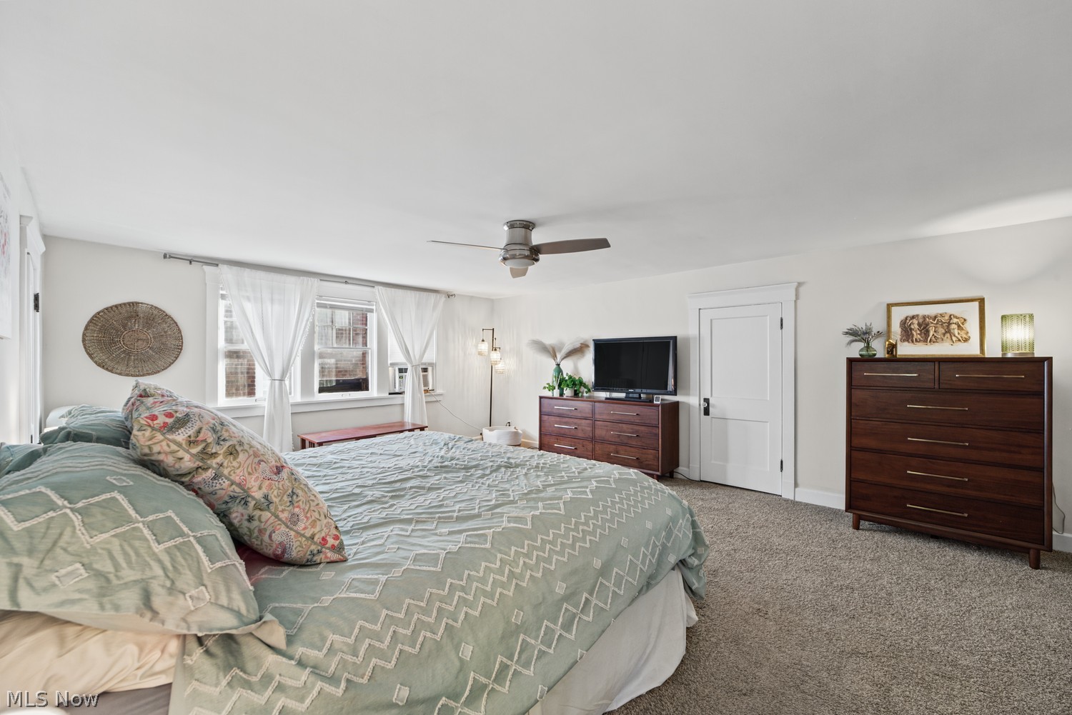 1653 Chesterland Avenue Lakewood OH 44107