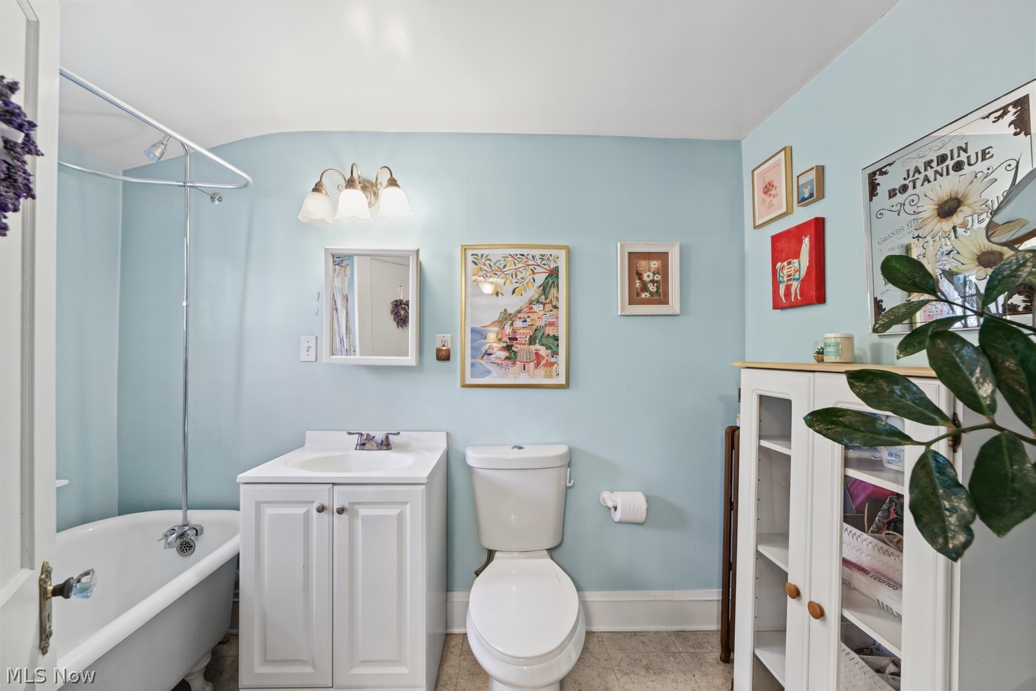1653 Chesterland Avenue Lakewood OH 44107