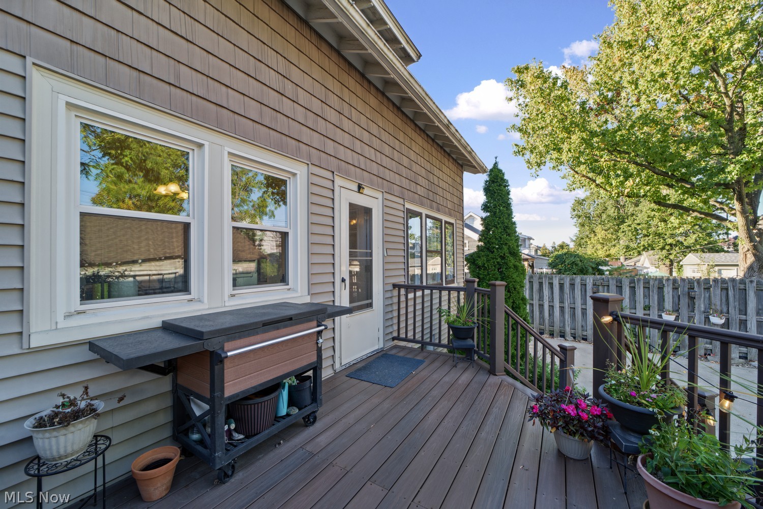 1653 Chesterland Avenue Lakewood OH 44107